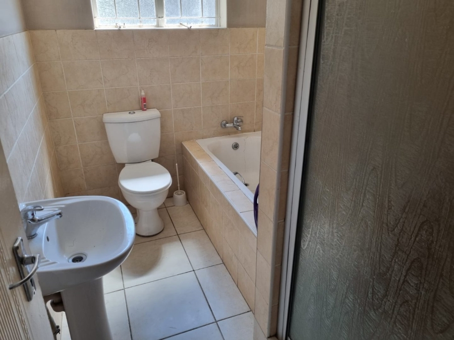 5 Bedroom Property for Sale in Brandwag Free State